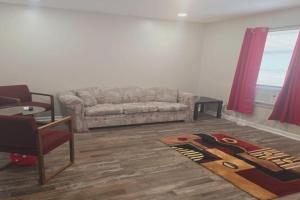 Comfy 1BR Apt. in Pleasant Ridge Apartments, Cincinnati