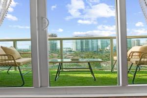 Stunning Water Views 1BR Condo with Pool and Tennis Court Apartments, Sunny Isles Beach