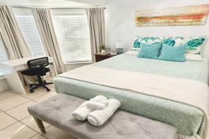 Charming Room1 in Cozy Jax House, Jacksonville