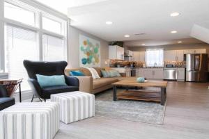 Lux finishes 4 bedroom DSM home Great location, Des Moines