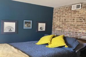 Dorothy's Mini-hotel, Chicago