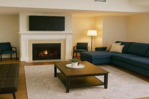 Spacious Downtown SQ Stadium, Casino, R&R HoF! Apartments, Cleveland