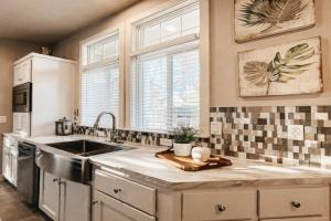 Beautiful Private Cottage Sunstone, Reno