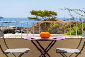 Dolce Vita Beach House stunning views by the sea, Capri Village