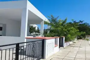 Bungalow House, seaside, Kiti