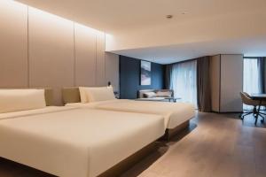 Atour Hotel May 4th Square Municipal Government, Qingdao