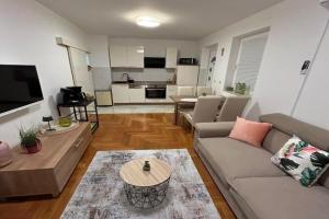 Apartmani Adele, Srima