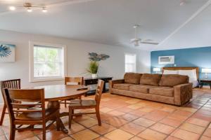 Seagull Suite - Southernmost Sanctuary Guest house, Key West