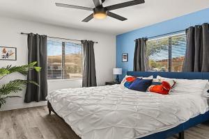 Family Fun ASU Football Stay , 2BR, Pool & Spa- 1001 Apartments, Phoenix