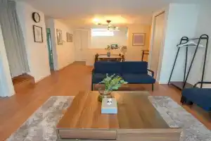 一軒家貸切 Royal Leaf Makuhari 幕張メッセまで車で5分 ディズニーが近い Apartments, Funabashi