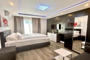 Renovierte und klimatisierte 70qm City-Wohnung mit Balkon Apartments, Saarbrucken