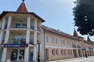 Luca Apartman, Harkany