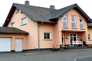 Ferienwohnung Ela 1 Apartments, Andernach