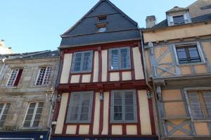 Escapade Romantique sous les toits de Kéréon - Centre Historique, rue piétonne Apartments, Quimper