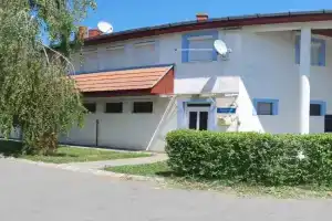 Apartment in - Balaton 53129, Zamardi
