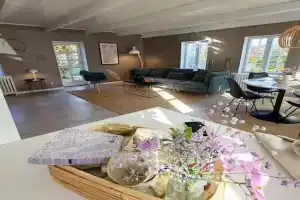 Unique and Charming 2 Bedroom Apartment with Free Parking, Aalborg