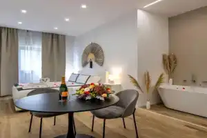 Dimora FRALU Guest house, Bari