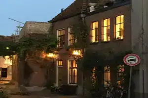Wijnpakhuis Den Bosch Guest house, Hertogenbosch