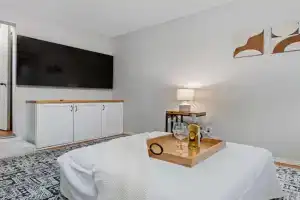 Vintage West Central Apt Walkable Free Parking! Apartments, Fort Wayne