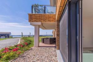 Leonie - Apartment in der Hafenresidenz mit Terrasse & Wellness, Waren