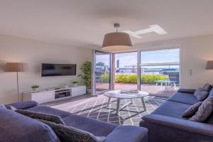 Atlantica - Apartment in der Hafenresidenz mit Wellness & Müritzblick, Waren