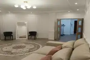 Apartamenti v tsentri bilya universitetu, Chernovtsy