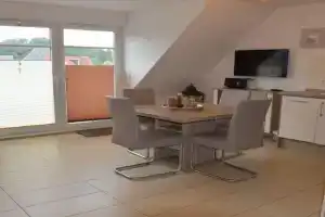 Dat-Leenken Apartments, Norden