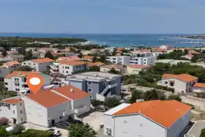 Apartments Krneta, Novaglia