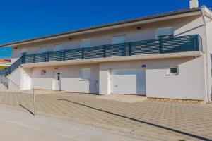 Apartments by the sea - 23562, Vir
