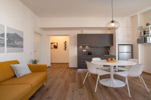 Ponente - Balcony, Free Parking,Close to Apartments, Como