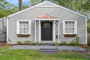 Cloverdale Cottage, Montgomery