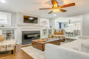 3 Mi to Dtwn Home with Fenced Yard in! Guest house, Atlanta