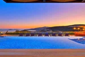 5 Bedroom Luxury Villa Seaviews - Private Heated Pool, Kalkan