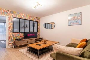 Le Ferrer - Wifi - Netflix - Free Parking - Métro Apartments, Lille