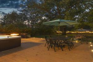 The Luxe Hot Tub10 Min Keenland12 Min Downtown Guest house, Lexington