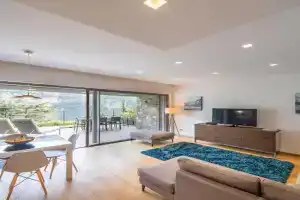 Bellavista Lagoon B by Italian Apartments, Laglio