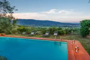 Villa Debby, Lucca