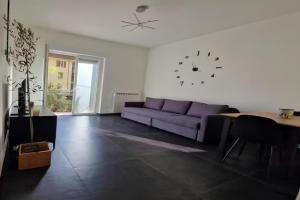 Just Joy Apartments, Como