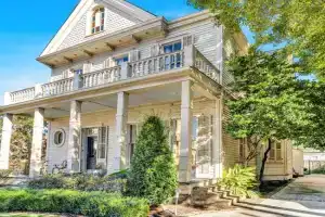 LGD Historic Home WWII MG Stay NOLA! Guest house, New Orleans