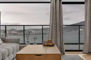 Northstay - Nyholmen Panorama, Fantastic Views, Sleeps 4 Apartments, Tromso