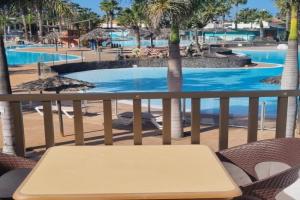 Central with Terrace & Palm Trees 25mb wifi Apartments, Corralejo