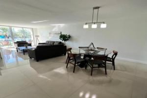 Spacious 3 BR plus 1 office and 2 BA with Free parking Just in front beach Apartments, Sunny Isles Beach