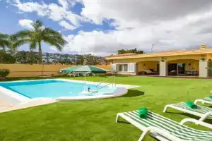 Golf Views Home By CanariasGetaway Guest house, Maspalomas