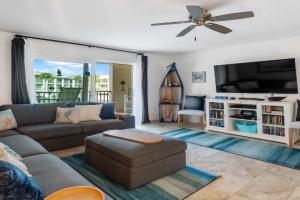 Ohana Bliss l 2 Pools l Walk to Beach Guest house, Saint Augustine Beach