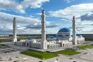 Oasis Halal apartamenty vozle samoy bolshoy Mecheti Tsentralnoy Azii, Astana