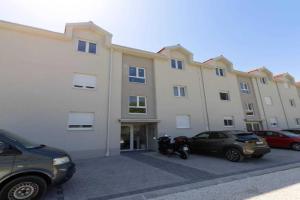 Kastel Stari Sunny Downtown Apartment with Terrace, Kastel Stari
