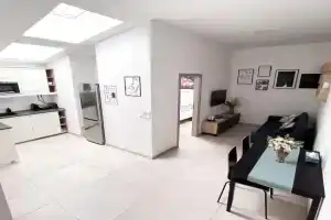 CDP Apartmanok, Alsoors