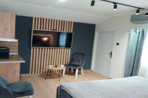 Apartman Happy 5, Kraguyevats