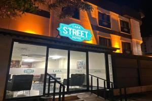 Lara Street Hotel, Lara