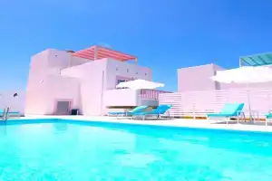 XENOS VILLA 6 With a private pool near the sea, Tigaki